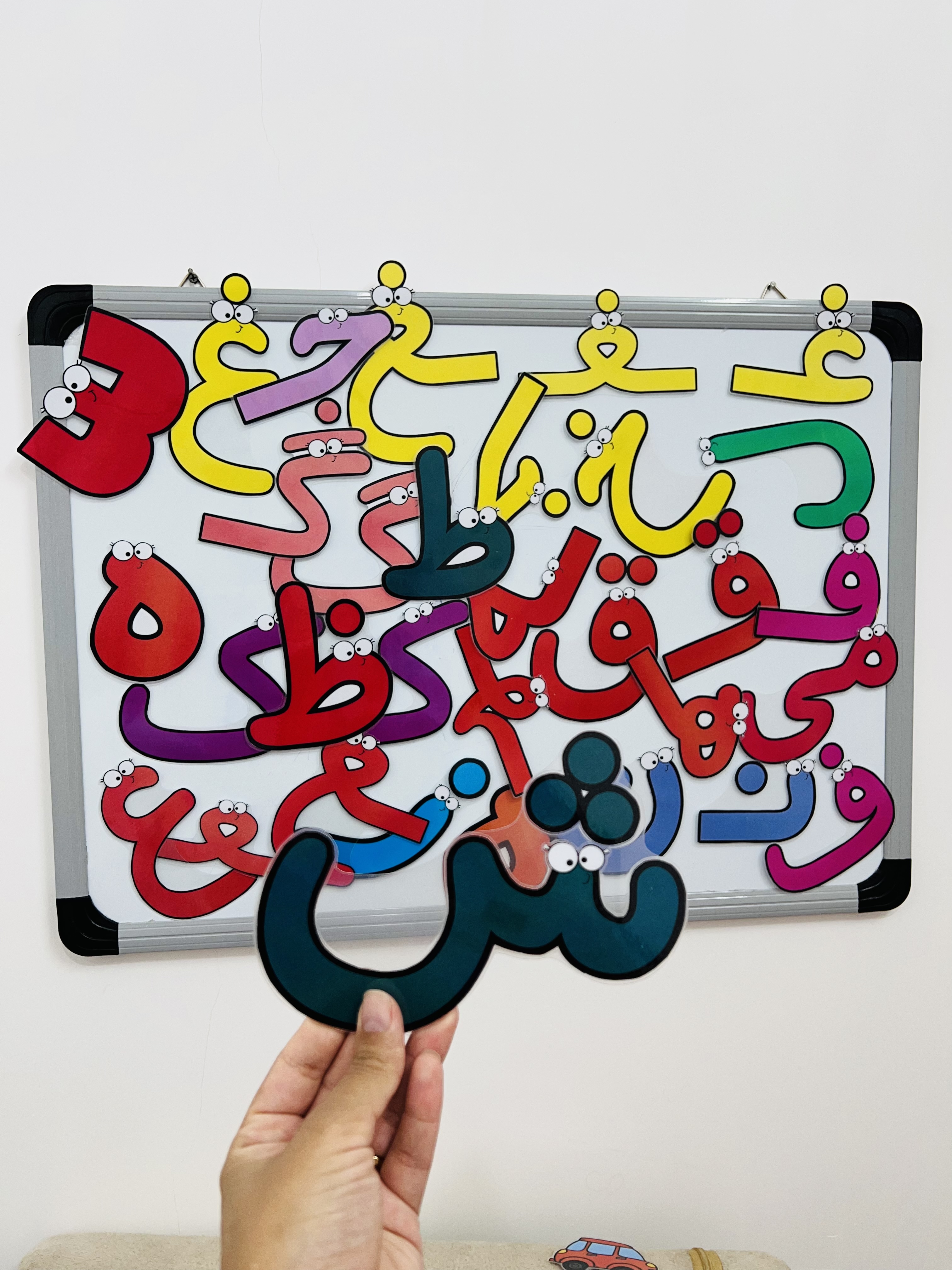 پک الفبا چشم دار